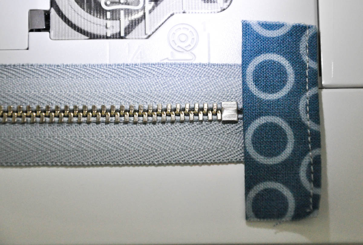 Zipper Pouch with Tabs Tutorial telafante